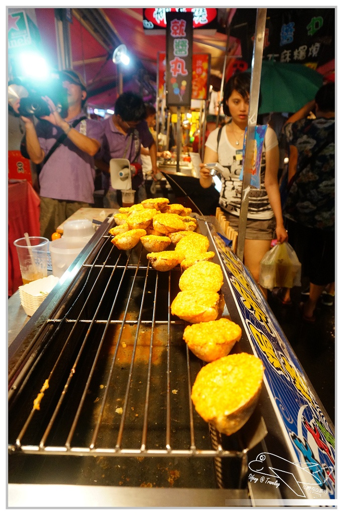 [食記。南部]Night Market, Kaohsiung。高雄市凱旋國際觀光夜市=部落嗑美食。高雄景點推薦、交通方便、全國最大夜市。五星級夜市、占地九千坪、4500個停車位，不怕你來吃（下）