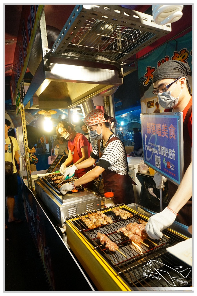 [食記。南部]Night Market, Kaohsiung。高雄市凱旋國際觀光夜市=部落嗑美食。高雄景點推薦、交通方便、全國最大夜市。五星級夜市、占地九千坪、4500個停車位，不怕你來吃（下）