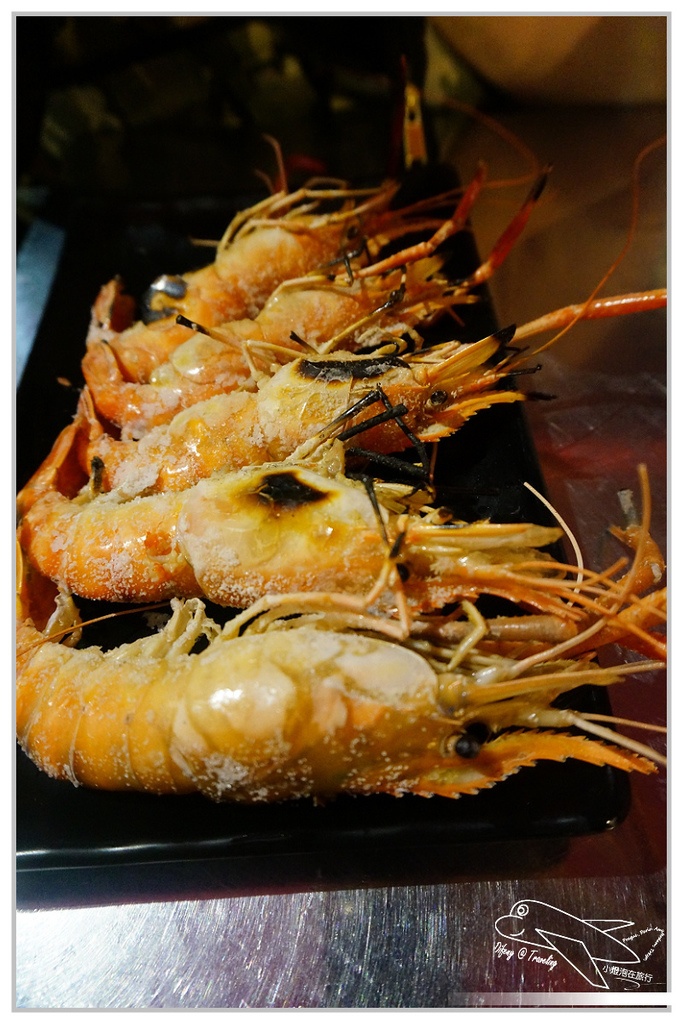 [食記。南部]Night Market, Kaohsiung。高雄市凱旋國際觀光夜市=部落嗑美食。高雄景點推薦、交通方便、全國最大夜市。五星級夜市、占地九千坪、4500個停車位，不怕你來吃（下）