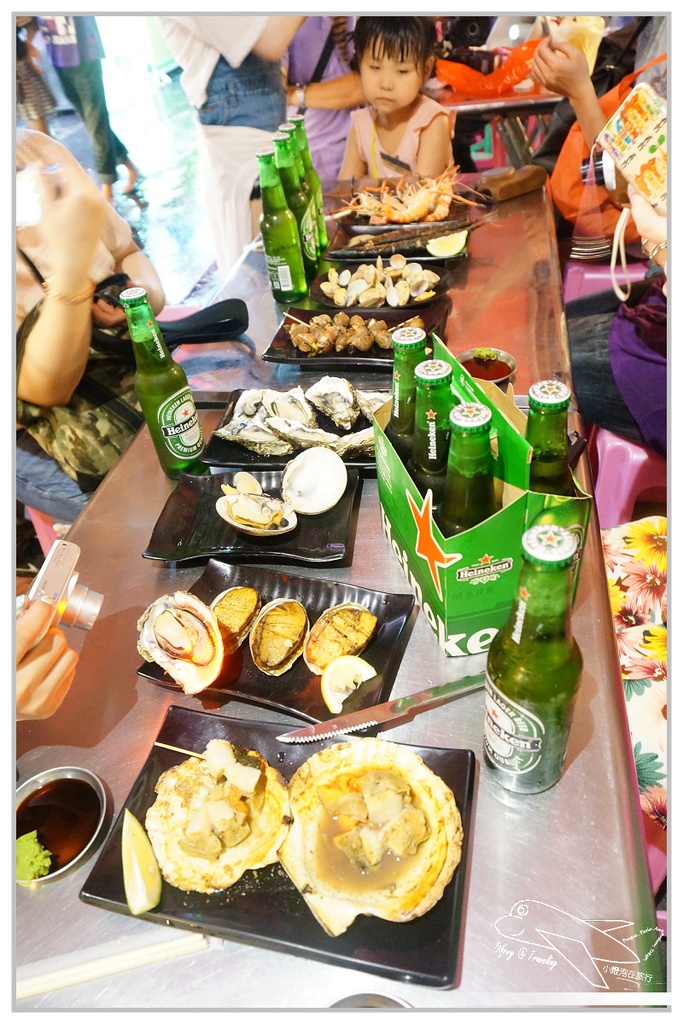 [食記。南部]Night Market, Kaohsiung。高雄市凱旋國際觀光夜市=部落嗑美食。高雄景點推薦、交通方便、全國最大夜市。五星級夜市、占地九千坪、4500個停車位，不怕你來吃（下）