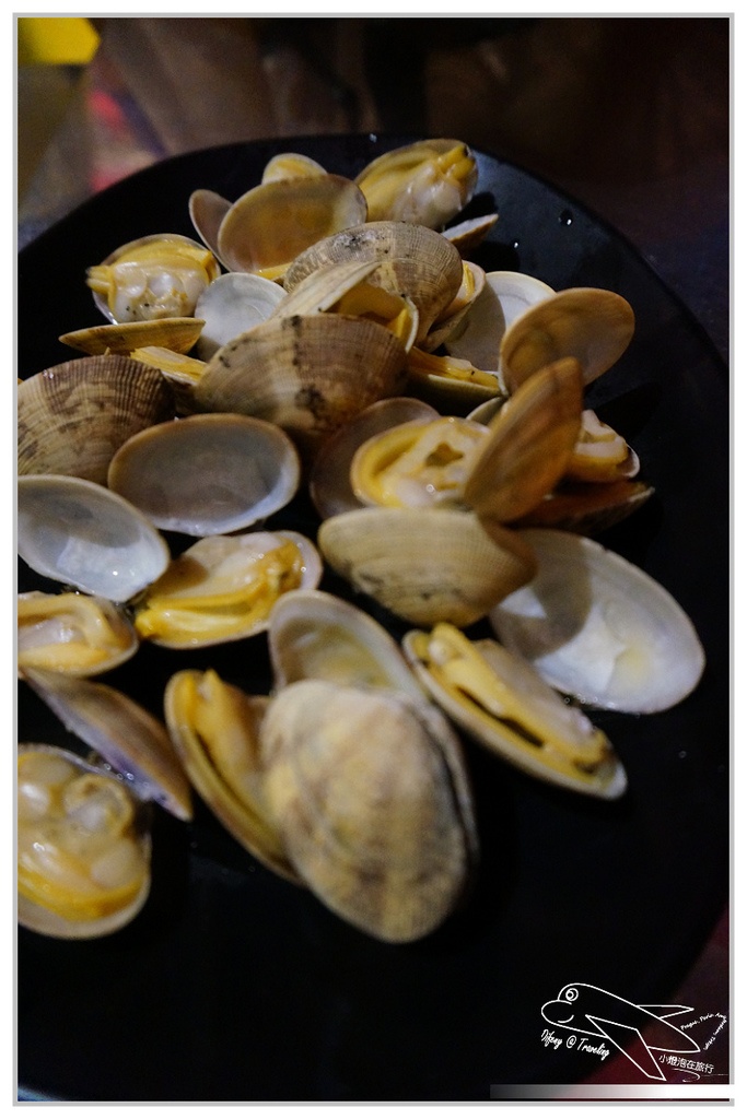 [食記。南部]Night Market, Kaohsiung。高雄市凱旋國際觀光夜市=部落嗑美食。高雄景點推薦、交通方便、全國最大夜市。五星級夜市、占地九千坪、4500個停車位，不怕你來吃（下）