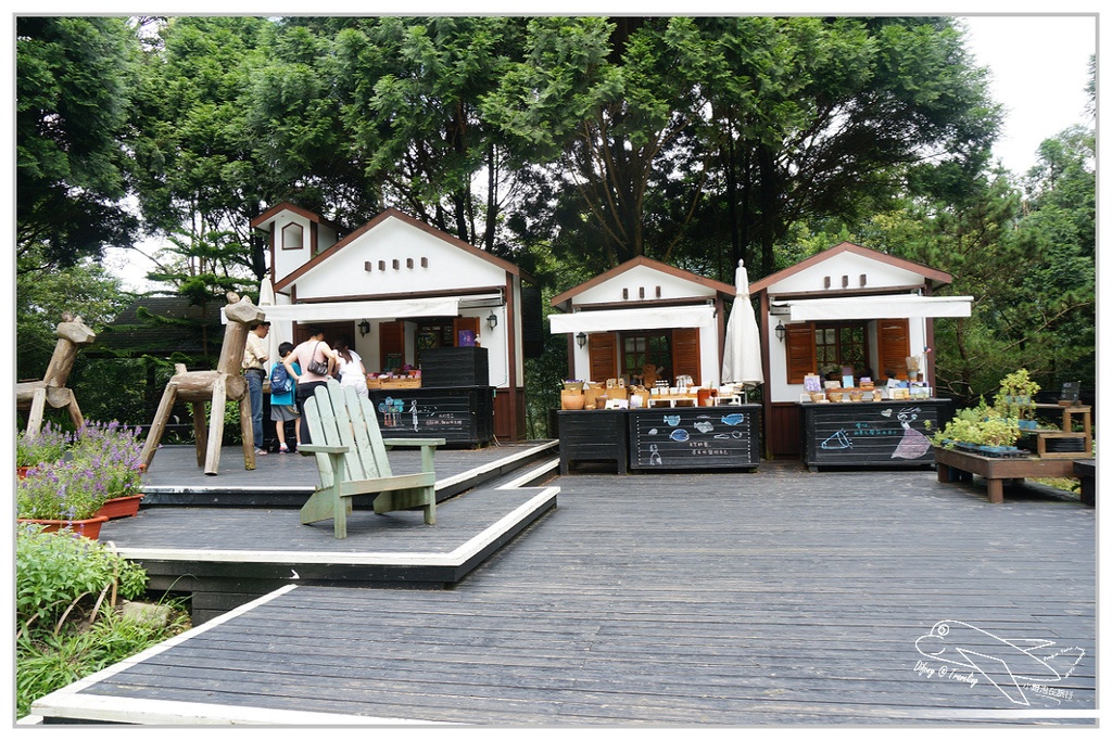 [國內趴趴走。北部]新竹尖石｜薰衣草森林快閃再訪。玫瑰冰淇淋超夢幻好吃！