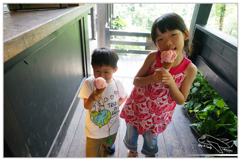 [國內趴趴走。北部]新竹尖石｜薰衣草森林快閃再訪。玫瑰冰淇淋超夢幻好吃！
