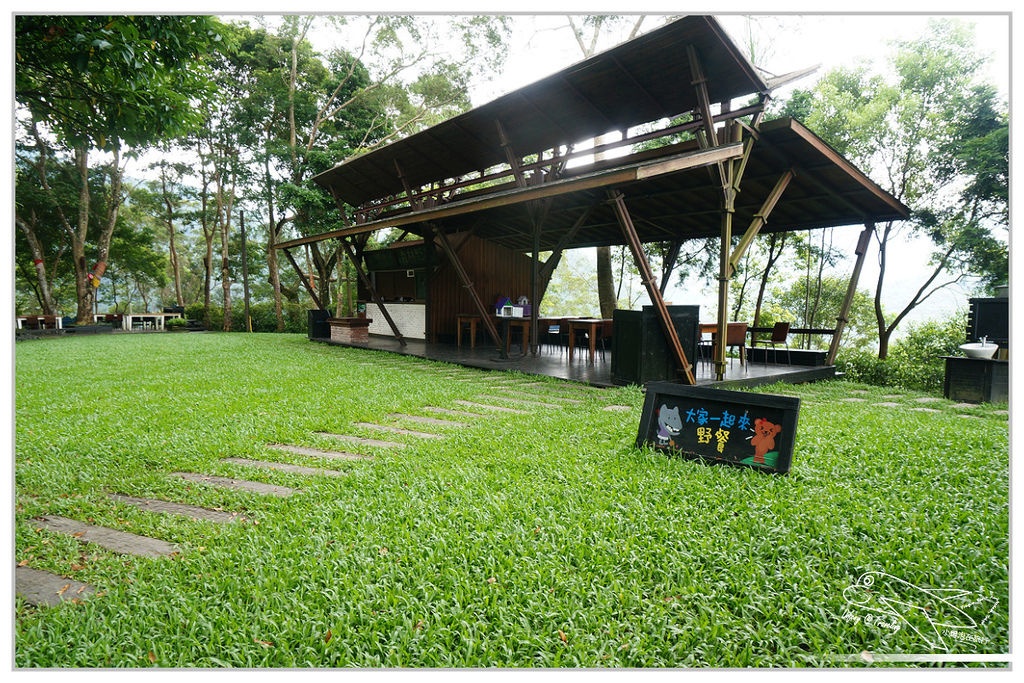 [國內趴趴走。北部]新竹尖石｜薰衣草森林快閃再訪。玫瑰冰淇淋超夢幻好吃！