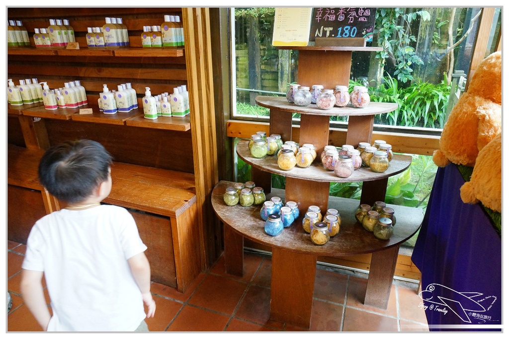 [國內趴趴走。北部]新竹尖石｜薰衣草森林快閃再訪。玫瑰冰淇淋超夢幻好吃！