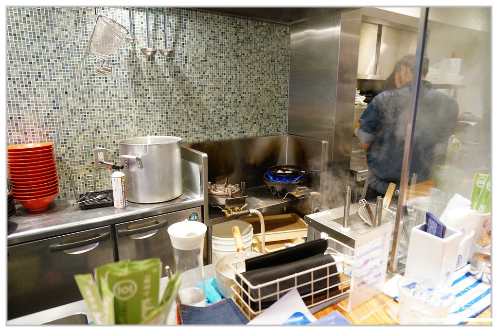 [2014。夏。日本親子自助。四國山陽趴趴走]倉敷|小豆島ラーメン拉麵。小豆島ラーメンHishio~地道小豆島牛仔褲拉麵