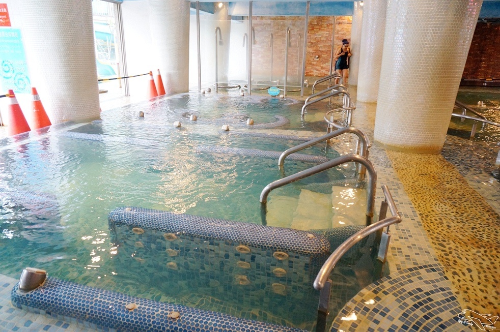 [住。東部]宜蘭礁溪｜推薦溫泉親子戲水樂園spa首選、中冠礁溪大飯店（Art spa hotel）=雪山溫泉飯店（Resort one hotel）。超刺激好玩星河傳說spa溫泉水世界。礁溪方便住宿推薦～主廚餐點超創意好吃～