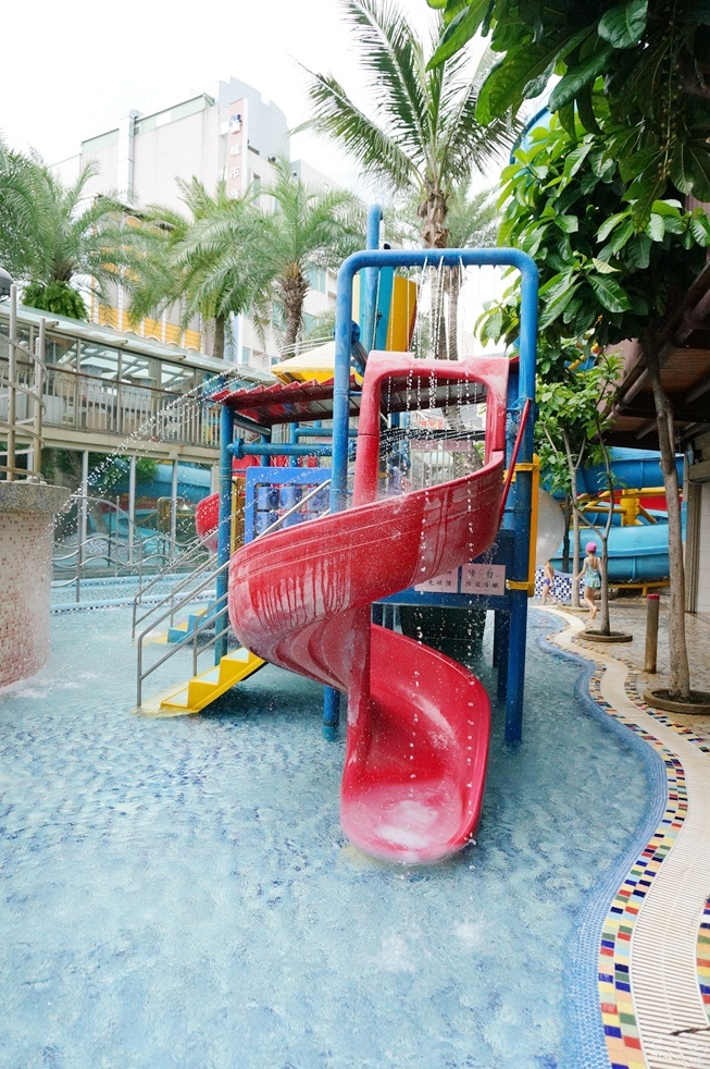 [住。東部]宜蘭礁溪｜推薦溫泉親子戲水樂園spa首選、中冠礁溪大飯店（Art spa hotel）=雪山溫泉飯店（Resort one hotel）。超刺激好玩星河傳說spa溫泉水世界。礁溪方便住宿推薦～主廚餐點超創意好吃～