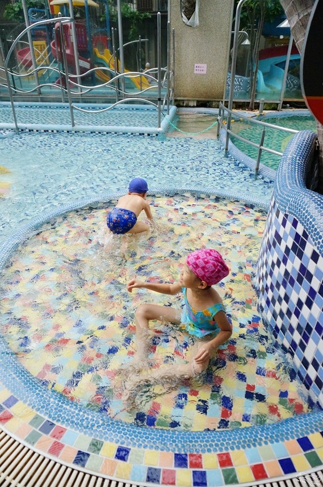 [住。東部]宜蘭礁溪｜推薦溫泉親子戲水樂園spa首選、中冠礁溪大飯店（Art spa hotel）=雪山溫泉飯店（Resort one hotel）。超刺激好玩星河傳說spa溫泉水世界。礁溪方便住宿推薦～主廚餐點超創意好吃～