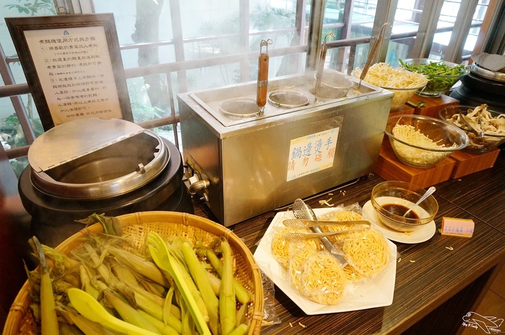 [住。東部]宜蘭礁溪｜推薦溫泉親子戲水樂園spa首選、中冠礁溪大飯店（Art spa hotel）=雪山溫泉飯店（Resort one hotel）。超刺激好玩星河傳說spa溫泉水世界。礁溪方便住宿推薦～主廚餐點超創意好吃～