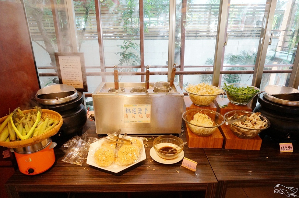 [住。東部]宜蘭礁溪｜推薦溫泉親子戲水樂園spa首選、中冠礁溪大飯店（Art spa hotel）=雪山溫泉飯店（Resort one hotel）。超刺激好玩星河傳說spa溫泉水世界。礁溪方便住宿推薦～主廚餐點超創意好吃～