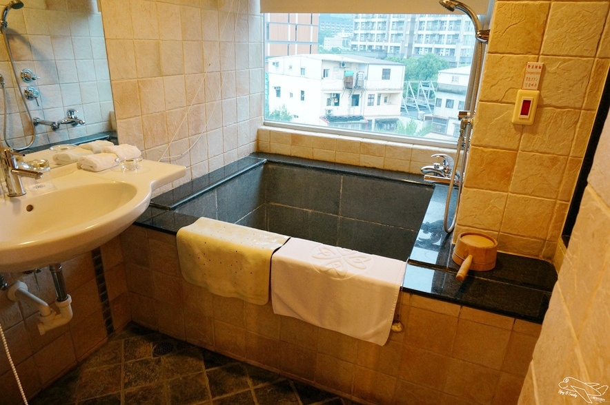 [住。東部]宜蘭礁溪｜推薦溫泉親子戲水樂園spa首選、中冠礁溪大飯店（Art spa hotel）=雪山溫泉飯店（Resort one hotel）。超刺激好玩星河傳說spa溫泉水世界。礁溪方便住宿推薦～主廚餐點超創意好吃～