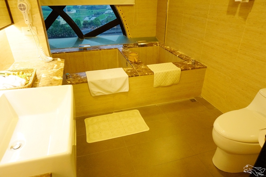 [住。東部]宜蘭礁溪｜推薦溫泉親子戲水樂園spa首選、中冠礁溪大飯店（Art spa hotel）=雪山溫泉飯店（Resort one hotel）。超刺激好玩星河傳說spa溫泉水世界。礁溪方便住宿推薦～主廚餐點超創意好吃～