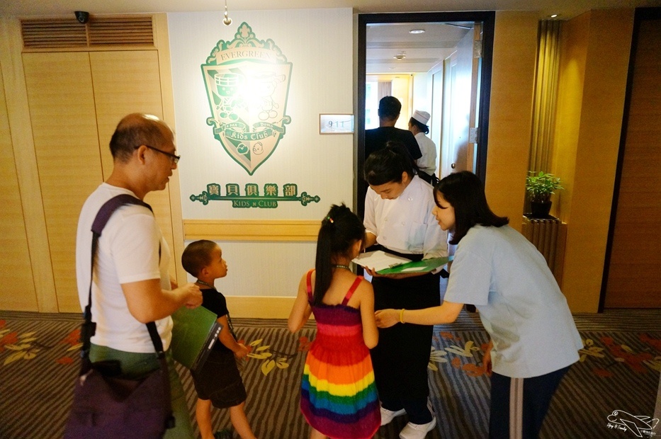 [住。東部]宜蘭礁溪|長榮鳳凰礁溪(Evergreen Resort Hotel Jiaosi)超熱門五星級親子飯店完美攻略。今夏福爾摩斯專案＋寶貝俱樂部。台灣版Club Med概念，孩子課程上不完、大人設施用不完。