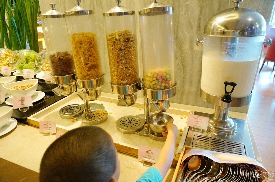 [住。東部]宜蘭礁溪|長榮鳳凰礁溪(Evergreen Resort Hotel Jiaosi)超熱門五星級親子飯店完美攻略。今夏福爾摩斯專案＋寶貝俱樂部。台灣版Club Med概念，孩子課程上不完、大人設施用不完。