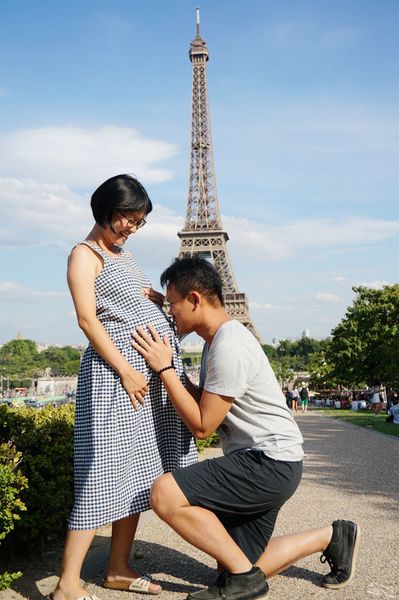 [2015。歐洲漫步]巴黎自助。巴黎鐵塔野餐注意事項～這樣野餐最厲害～