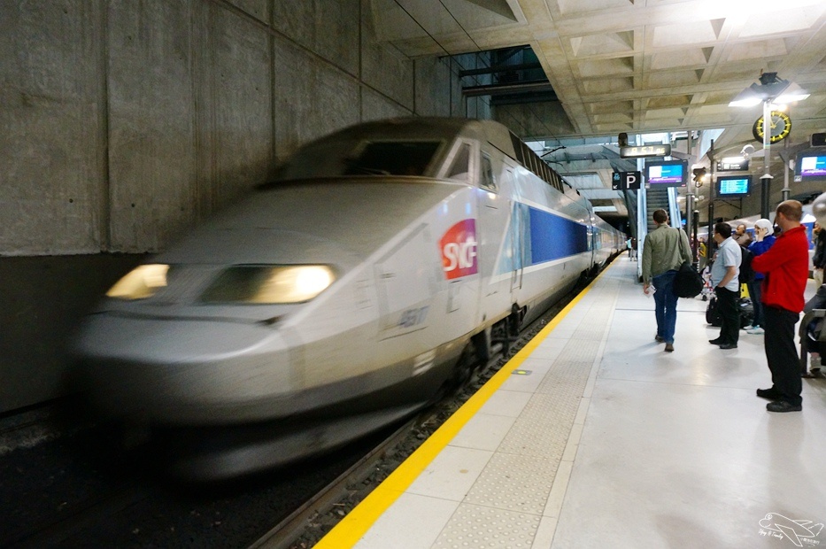 [比利時。自助]比利時迪南小鎮dinant｜薩克斯風的故鄉，比利時幽靜小鎮～