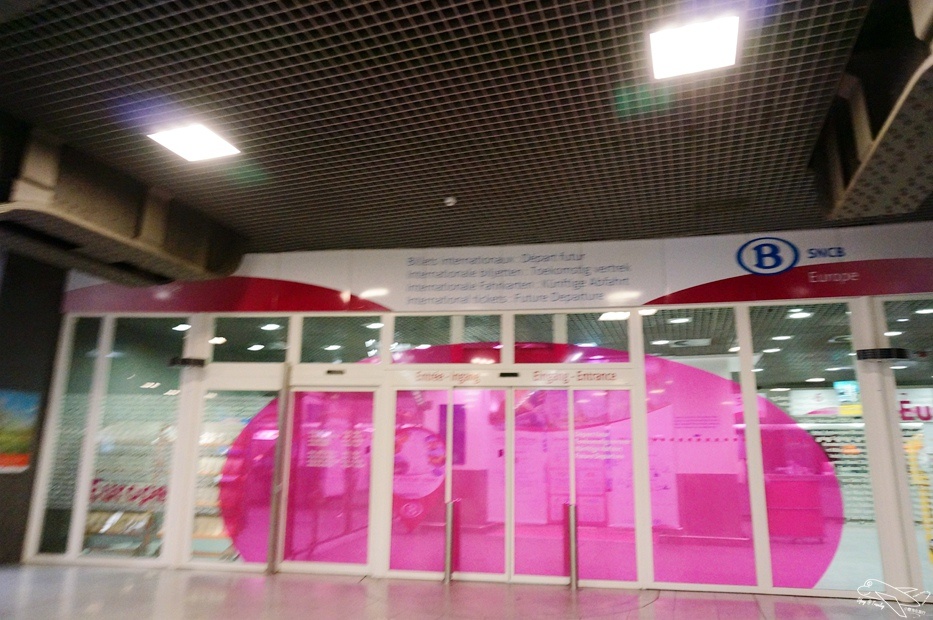 [比利時。自助]比利時迪南小鎮dinant｜薩克斯風的故鄉，比利時幽靜小鎮～