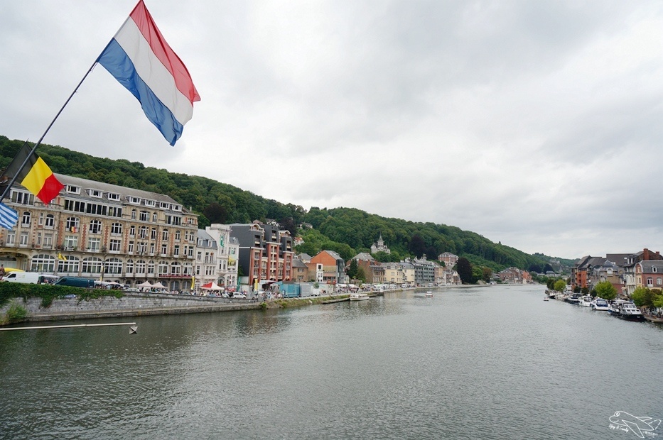 [比利時。自助]比利時迪南小鎮dinant｜薩克斯風的故鄉，比利時幽靜小鎮～