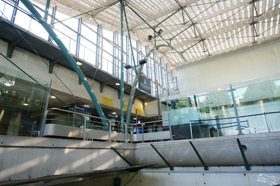 搭歐洲之星到英國倫敦st.pancras international通關記錄～北法里爾移動倫敦聖潘可拉斯車站。