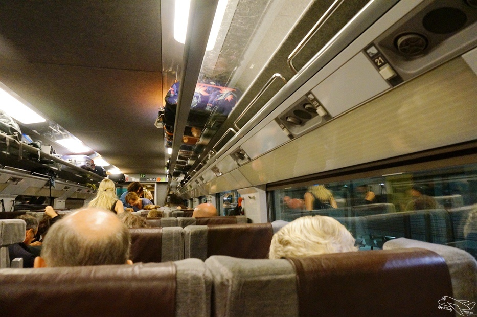 搭歐洲之星到英國倫敦st.pancras international通關記錄～北法里爾移動倫敦聖潘可拉斯車站。