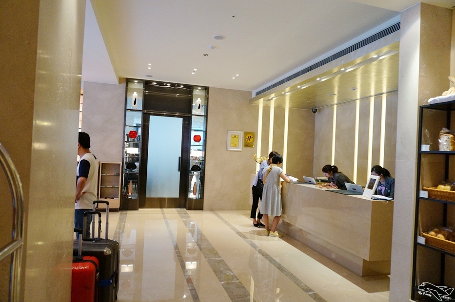 [住。北部]國泰商旅和逸忠孝館。華山文創園區住宿。超值臺北親子飯店推薦。「新穎」、「簡約」、「設計品味」風格旅店～