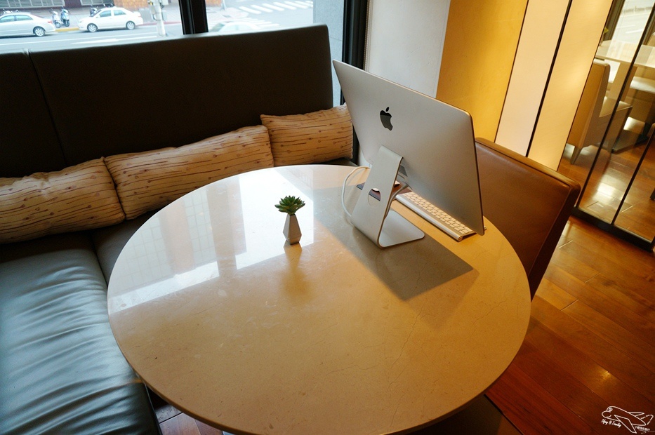 [住。北部]國泰商旅和逸忠孝館。華山文創園區住宿。超值臺北親子飯店推薦。「新穎」、「簡約」、「設計品味」風格旅店～