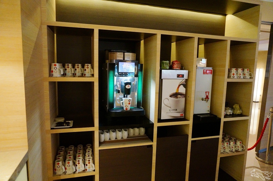 [住。北部]國泰商旅和逸忠孝館。華山文創園區住宿。超值臺北親子飯店推薦。「新穎」、「簡約」、「設計品味」風格旅店～