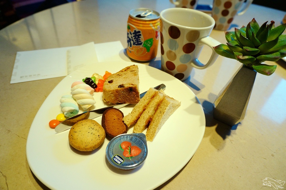 [住。北部]國泰商旅和逸忠孝館。華山文創園區住宿。超值臺北親子飯店推薦。「新穎」、「簡約」、「設計品味」風格旅店～