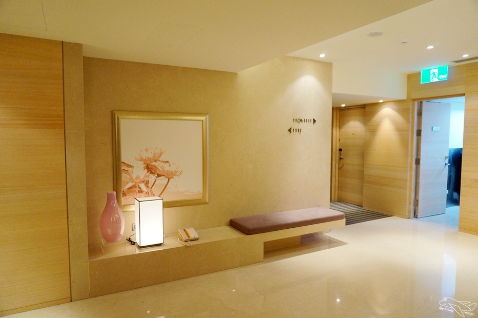 [住。北部]國泰商旅和逸忠孝館。華山文創園區住宿。超值臺北親子飯店推薦。「新穎」、「簡約」、「設計品味」風格旅店～