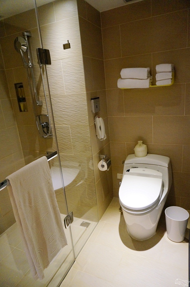 [住。北部]國泰商旅和逸忠孝館。華山文創園區住宿。超值臺北親子飯店推薦。「新穎」、「簡約」、「設計品味」風格旅店～