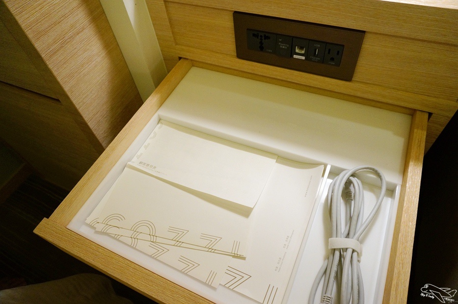 [住。北部]國泰商旅和逸忠孝館。華山文創園區住宿。超值臺北親子飯店推薦。「新穎」、「簡約」、「設計品味」風格旅店～