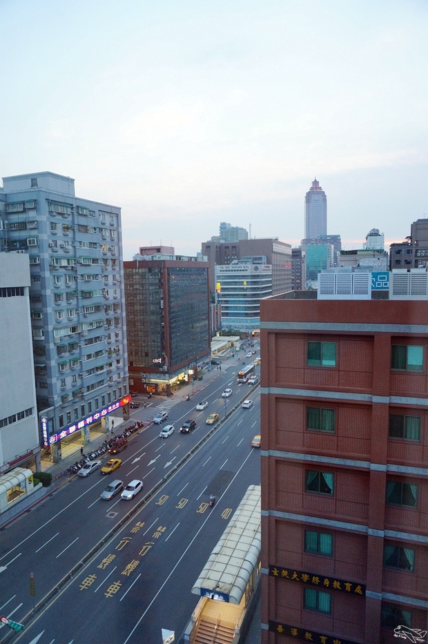 [住。北部]國泰商旅和逸忠孝館。華山文創園區住宿。超值臺北親子飯店推薦。「新穎」、「簡約」、「設計品味」風格旅店～