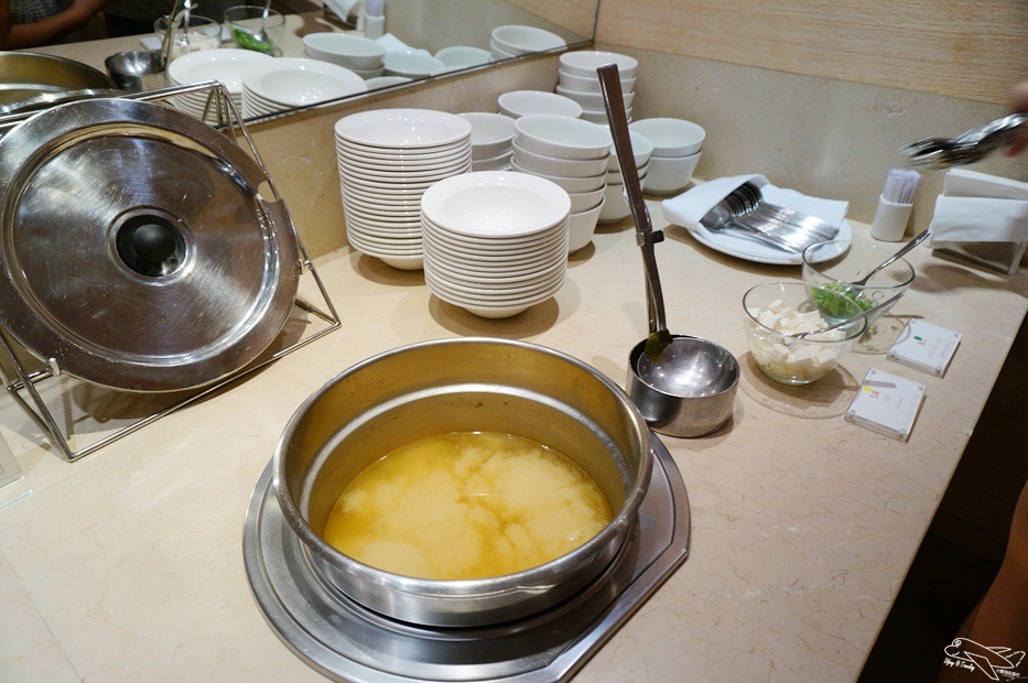 [住。北部]國泰商旅和逸忠孝館。華山文創園區住宿。超值臺北親子飯店推薦。「新穎」、「簡約」、「設計品味」風格旅店～