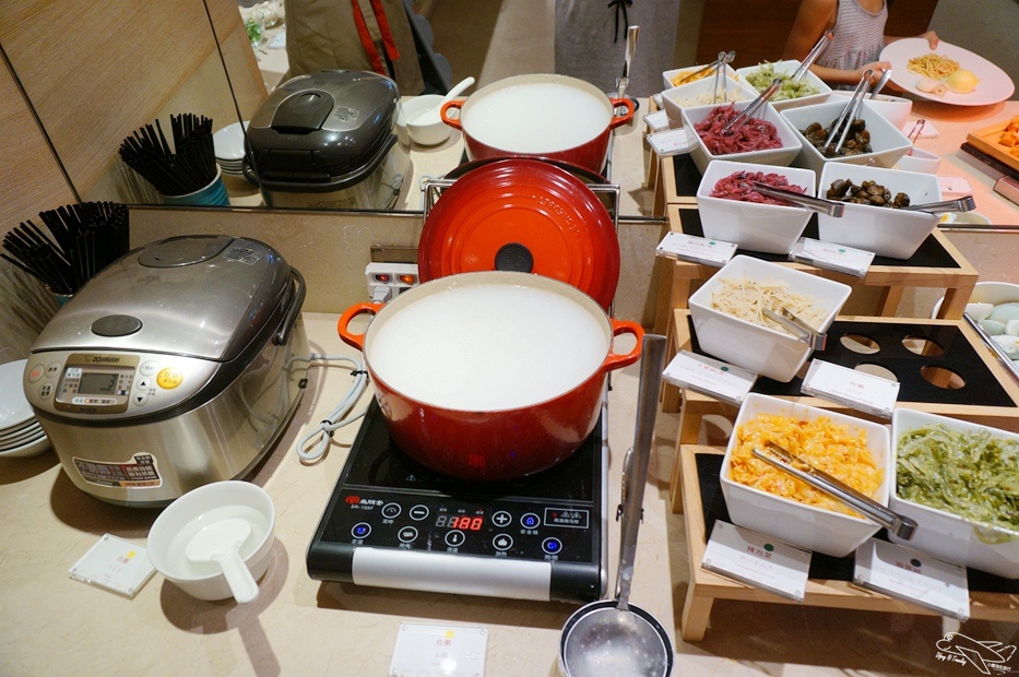 [住。北部]國泰商旅和逸忠孝館。華山文創園區住宿。超值臺北親子飯店推薦。「新穎」、「簡約」、「設計品味」風格旅店～