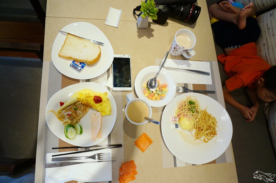 [住。北部]國泰商旅和逸忠孝館。華山文創園區住宿。超值臺北親子飯店推薦。「新穎」、「簡約」、「設計品味」風格旅店～