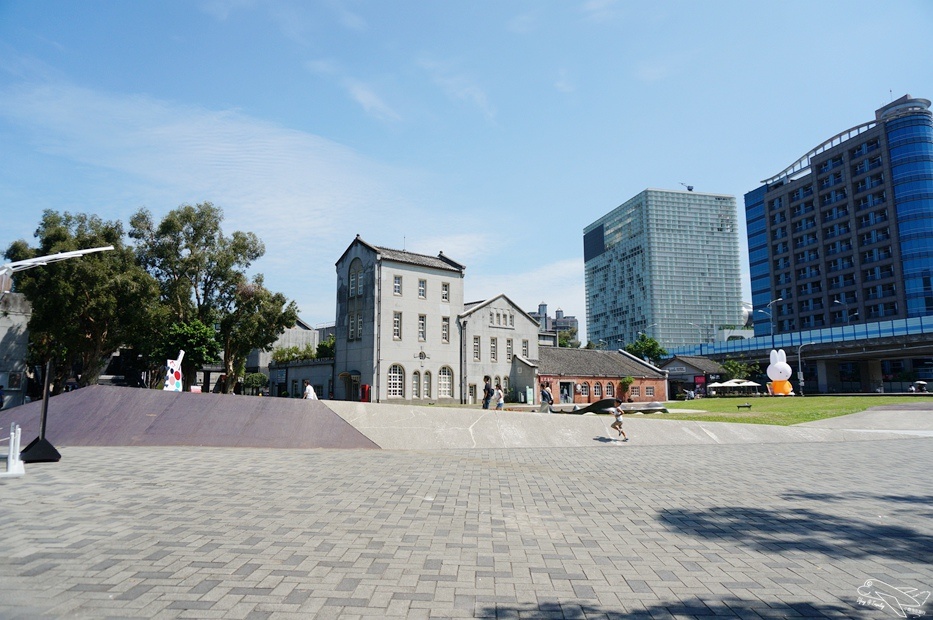 [住。北部]國泰商旅和逸忠孝館。華山文創園區住宿。超值臺北親子飯店推薦。「新穎」、「簡約」、「設計品味」風格旅店～