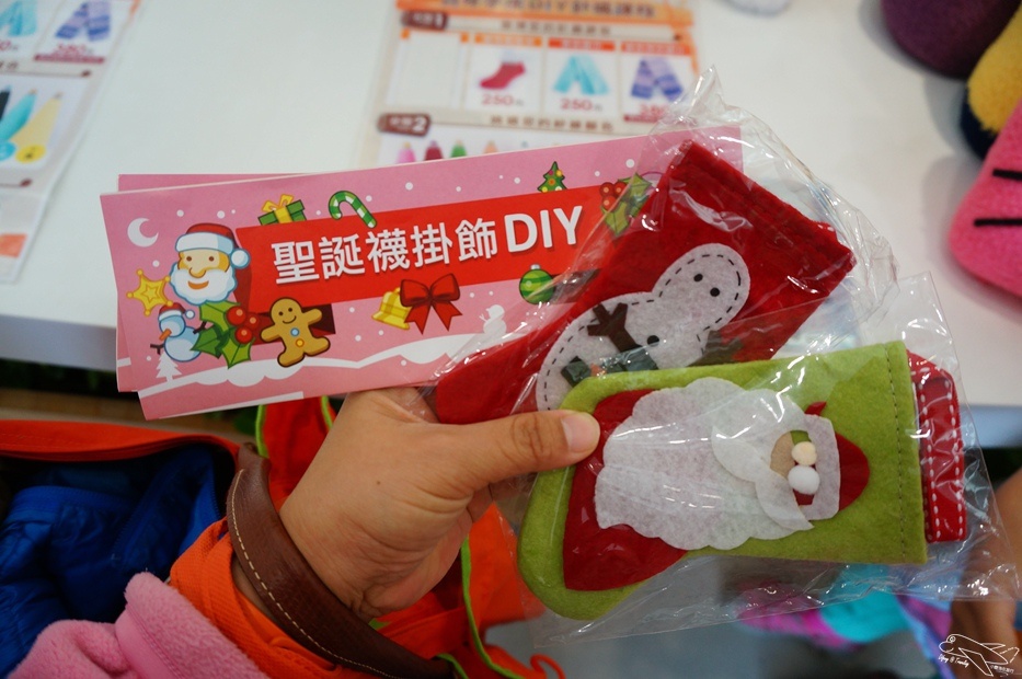 [新北。林口]觀光工廠|吳福洋襪子故事館WuFuYang。親子DIY體驗動手好去處～織圍巾、做襪子通通可以自己來