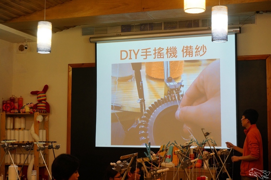 [新北。林口]觀光工廠|吳福洋襪子故事館WuFuYang。親子DIY體驗動手好去處～織圍巾、做襪子通通可以自己來