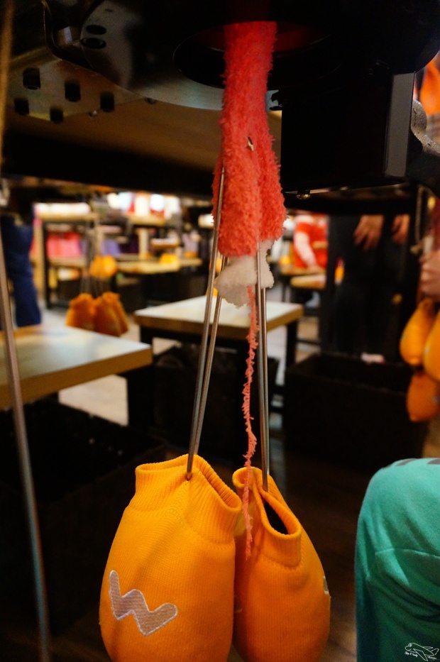 [新北。林口]觀光工廠|吳福洋襪子故事館WuFuYang。親子DIY體驗動手好去處～織圍巾、做襪子通通可以自己來