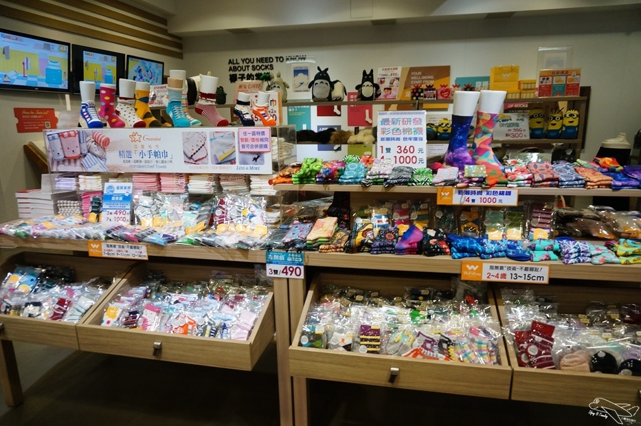 [新北。林口]觀光工廠|吳福洋襪子故事館WuFuYang。親子DIY體驗動手好去處～織圍巾、做襪子通通可以自己來