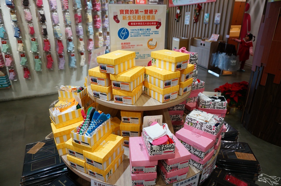 [新北。林口]觀光工廠|吳福洋襪子故事館WuFuYang。親子DIY體驗動手好去處～織圍巾、做襪子通通可以自己來