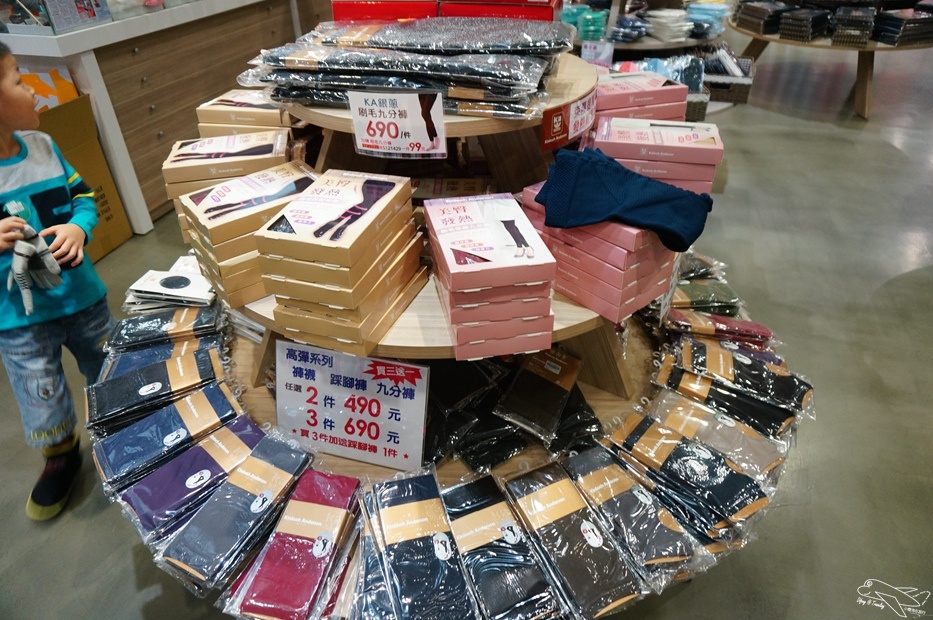 [新北。林口]觀光工廠|吳福洋襪子故事館WuFuYang。親子DIY體驗動手好去處～織圍巾、做襪子通通可以自己來