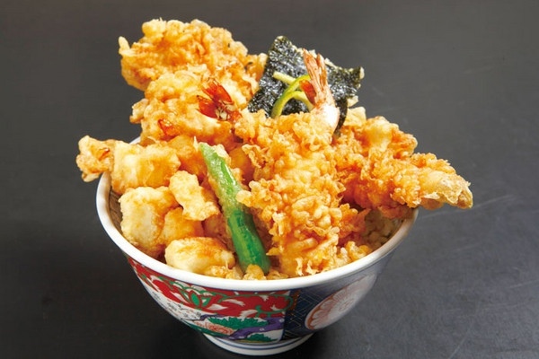 [新北。美食]新北林口|林口三井outlet逛街攻略搶先看~偷渡「法國的秘密甜點」布丁燒諾曼地