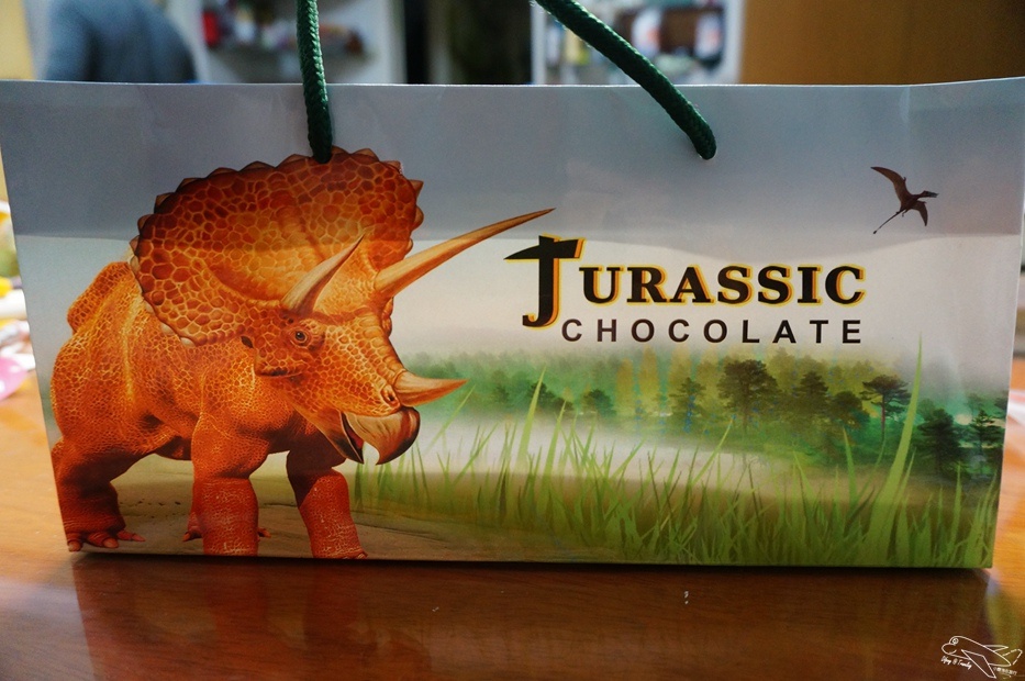 [體驗]Jurassic chocolate。木匠手作恐龍化石考古巧克力！送禮體面有趣喲！