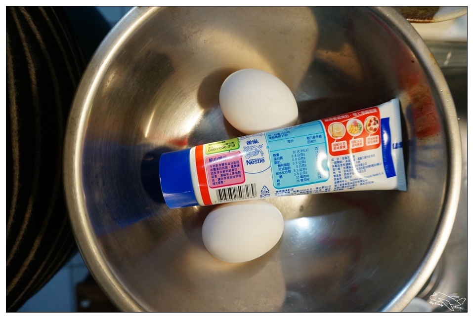 [親子烘培]超簡單舒芙蕾｜蛋、煉乳就能烤出好吃無麵粉舒芙蕾～