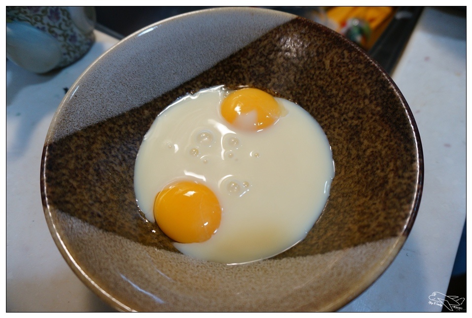 [親子烘培]超簡單舒芙蕾｜蛋、煉乳就能烤出好吃無麵粉舒芙蕾～