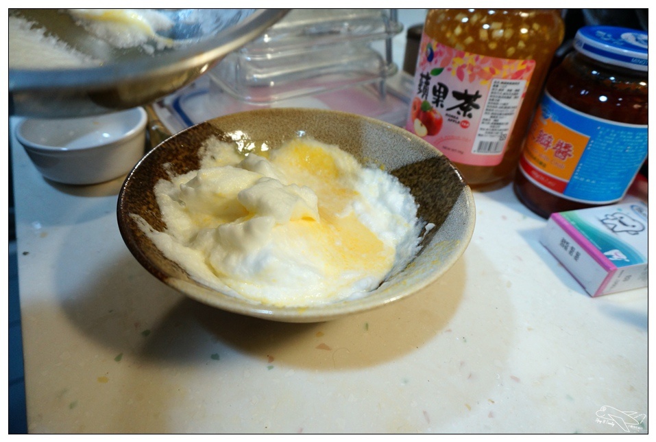 [親子烘培]超簡單舒芙蕾｜蛋、煉乳就能烤出好吃無麵粉舒芙蕾～