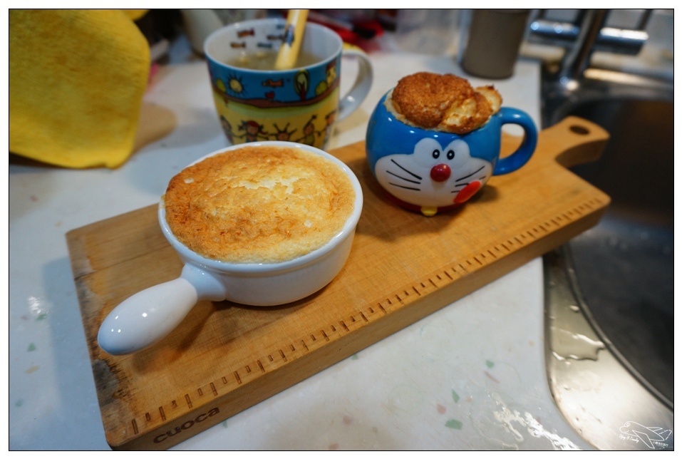 [親子烘培]超簡單舒芙蕾｜蛋、煉乳就能烤出好吃無麵粉舒芙蕾～