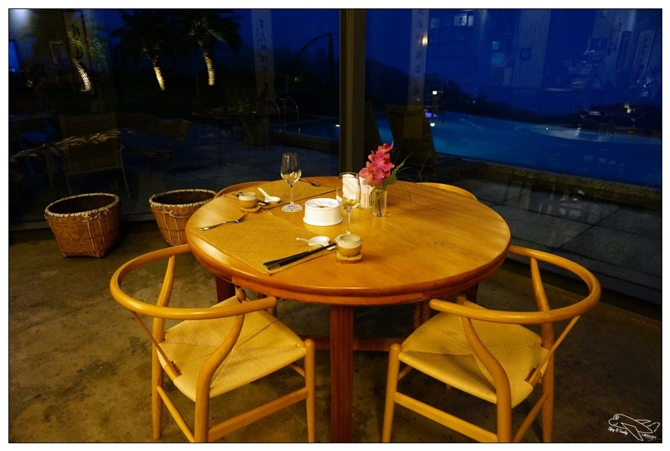 [頭城住宿推薦]蜻蜓石民宿。台灣的烏布仙境民宿。自然、昆蟲、戶外泳池、一泊三食。開放用餐無菜單料理~昆蟲教育活動~